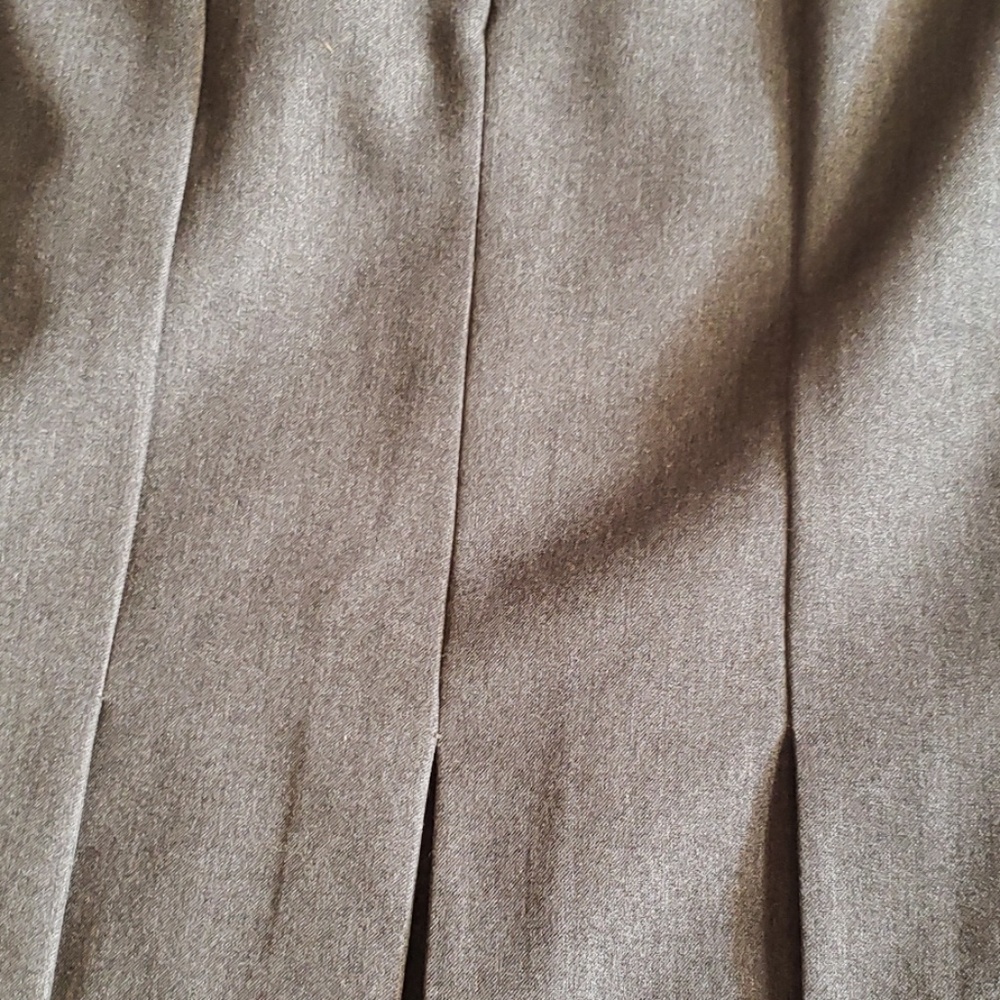 EUC Anne Klein Sz 8 dark gray pleated skirt - Picture 7 of 8